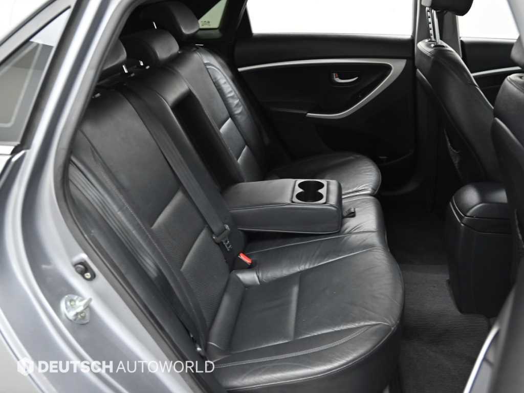 HYUNDAI i30 - Vista 12