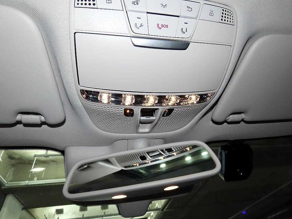 Mercedes Benz GLC Class 2018 the color of pearl - Importación desde Corea - HF Imports Iquique - Foto 13