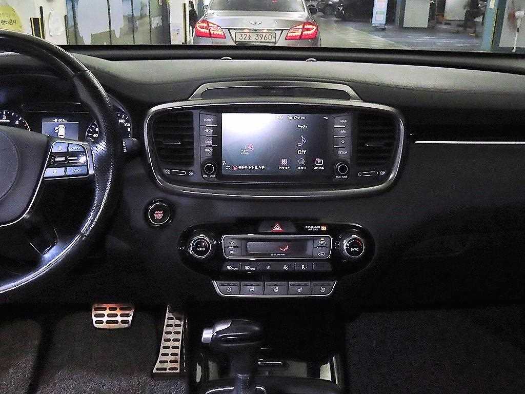 KIA Sorento - Vista 11