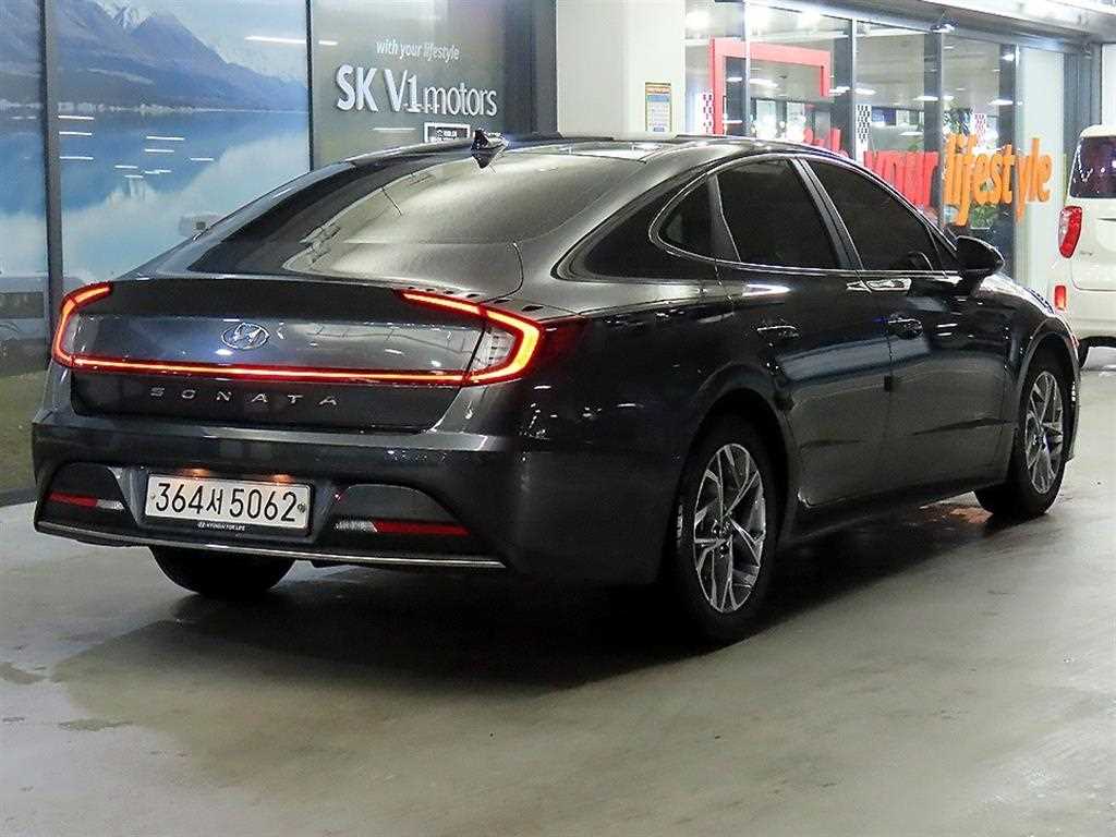 HYUNDAI Sonata - Vista 4