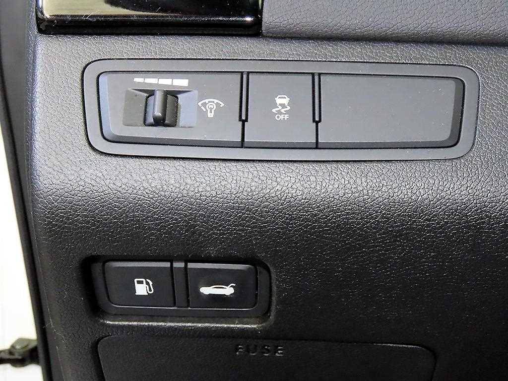 HYUNDAI Sonata - Vista 12