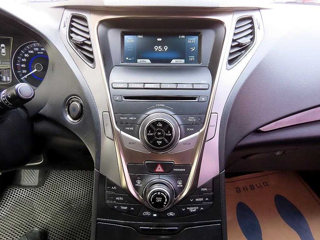 HYUNDAI Grandeur - Vista 12