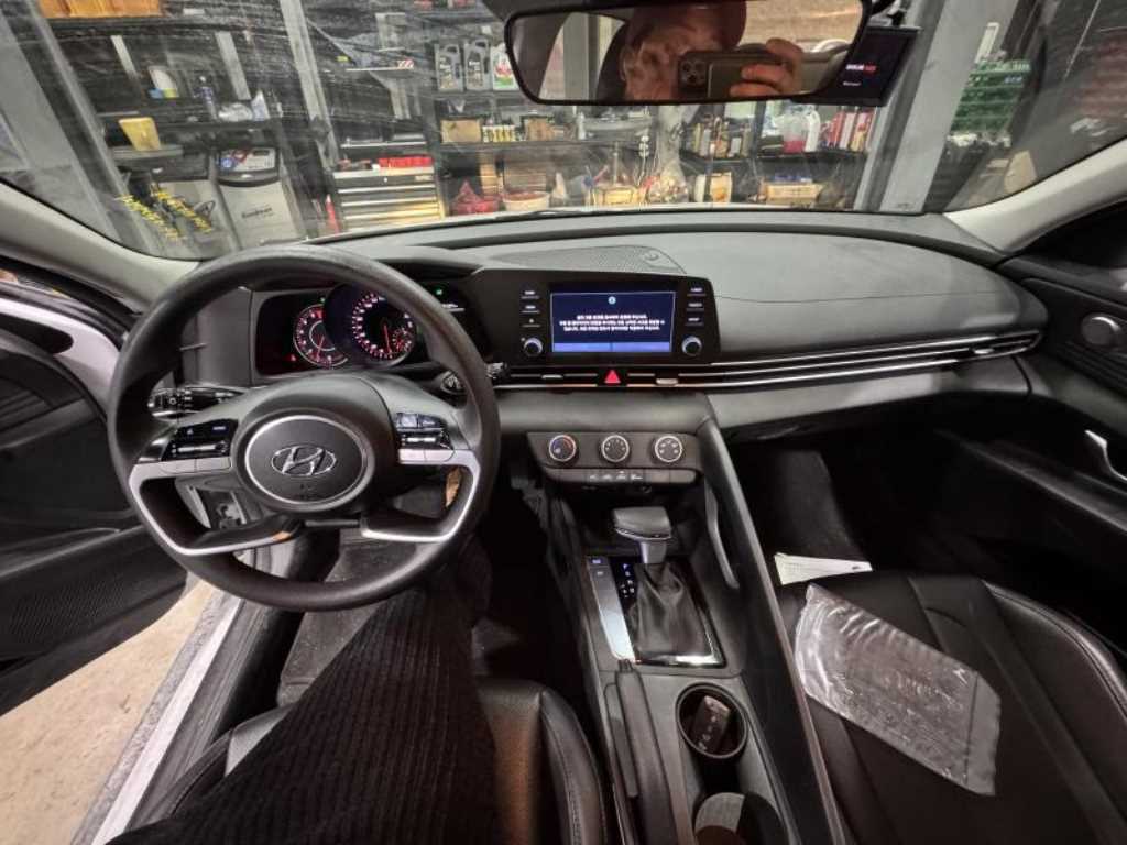 HYUNDAI Avante - Vista 8