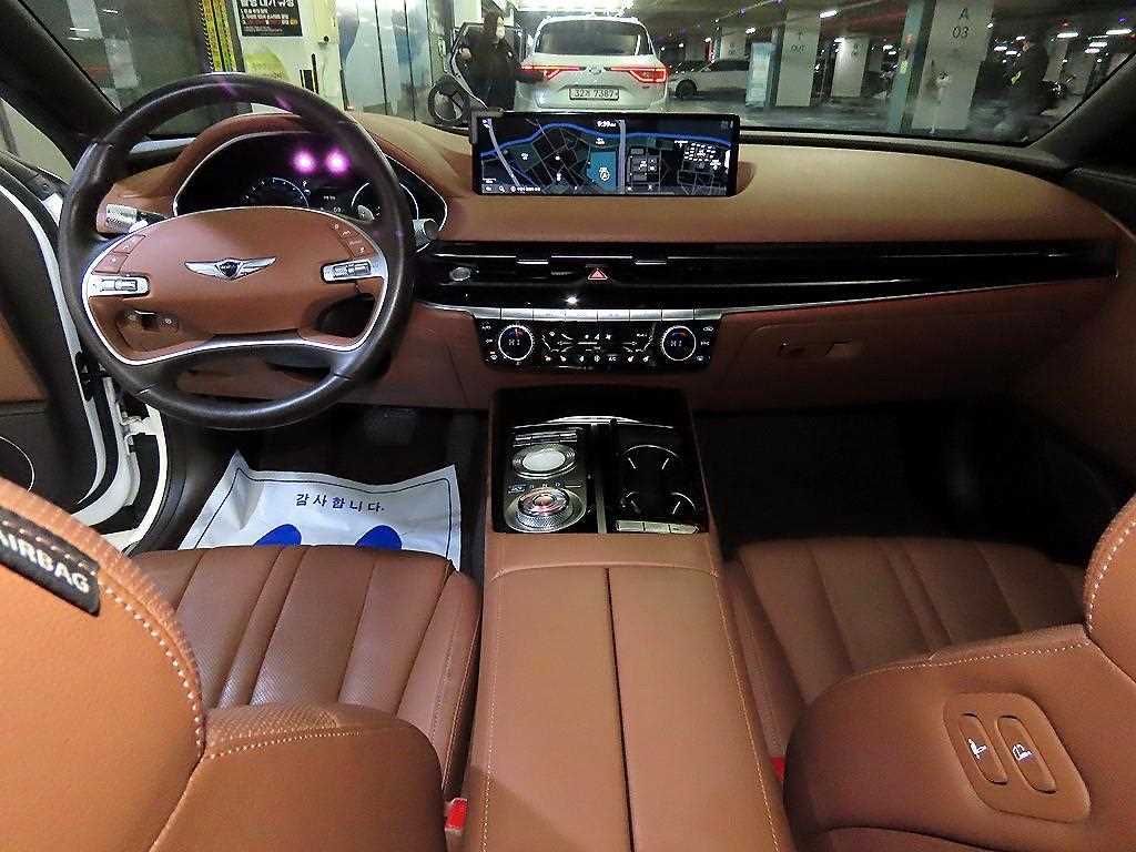 Genesis G80 - Vista 10