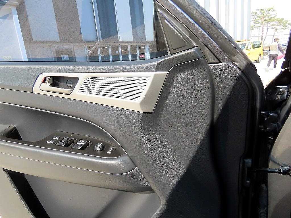 Ssangyong Rexton - Vista 11