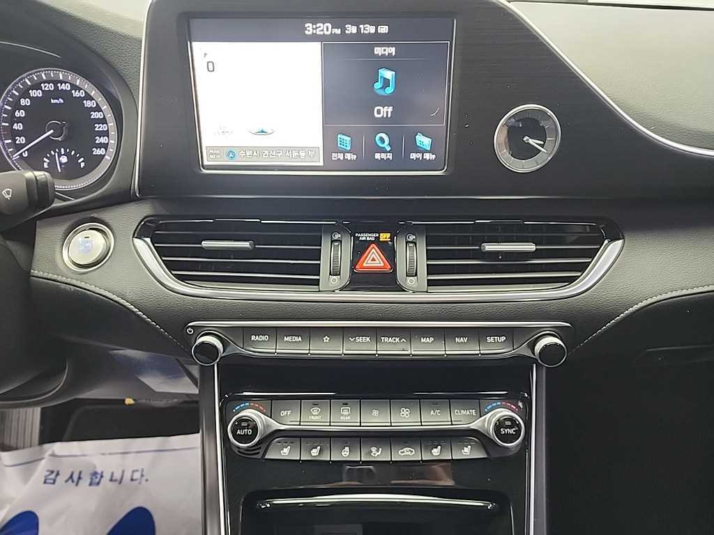 HYUNDAI Grandeur - Vista 10