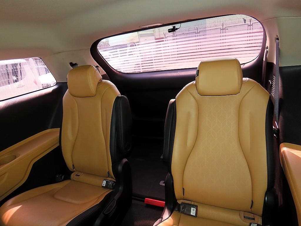 KIA Carnival - Vista 7