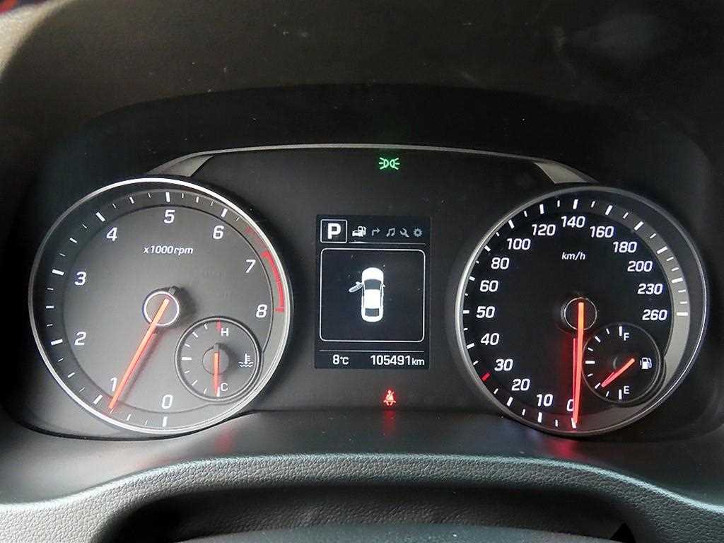 HYUNDAI Avante - Vista 8