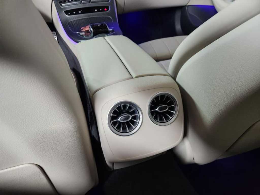 Mercedes Benz E class - Vista 12