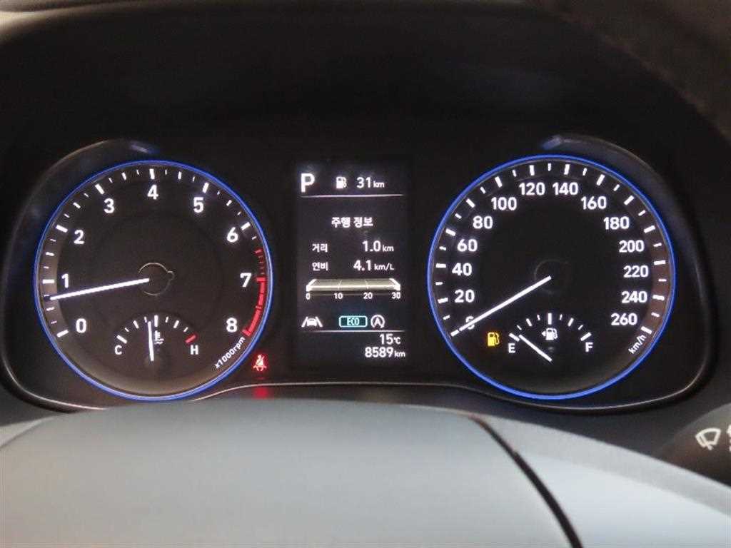 HYUNDAI Kona - Vista 5