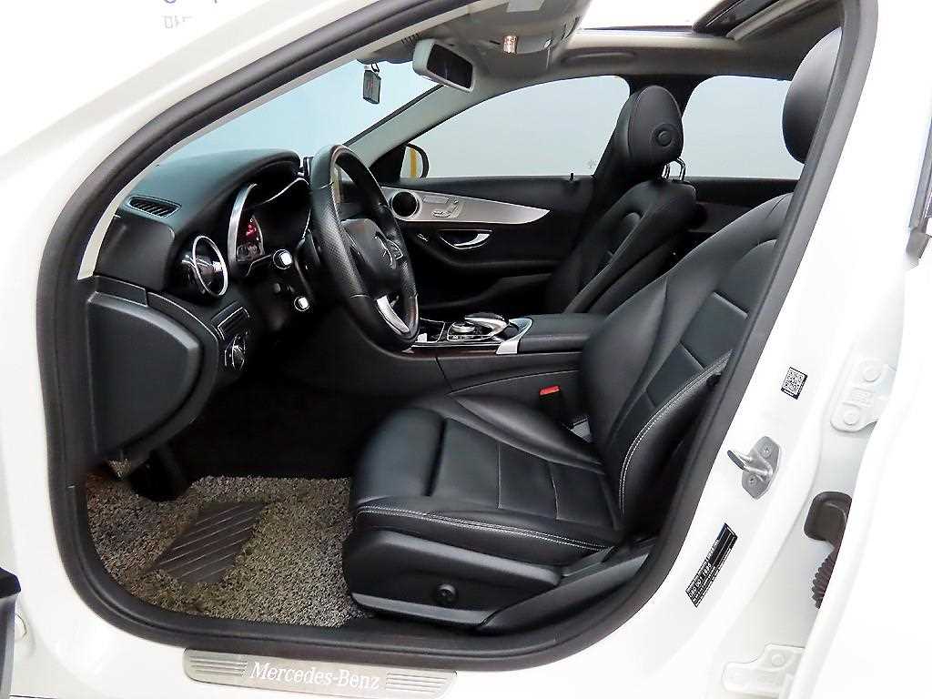 Mercedes Benz C Class - Vista 5