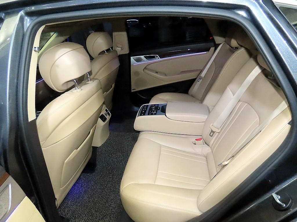 Genesis G80 - Vista 7