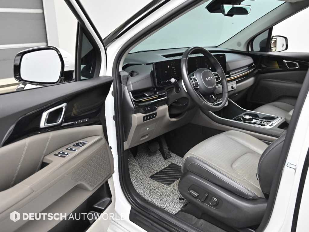 KIA Carnival - Vista 11