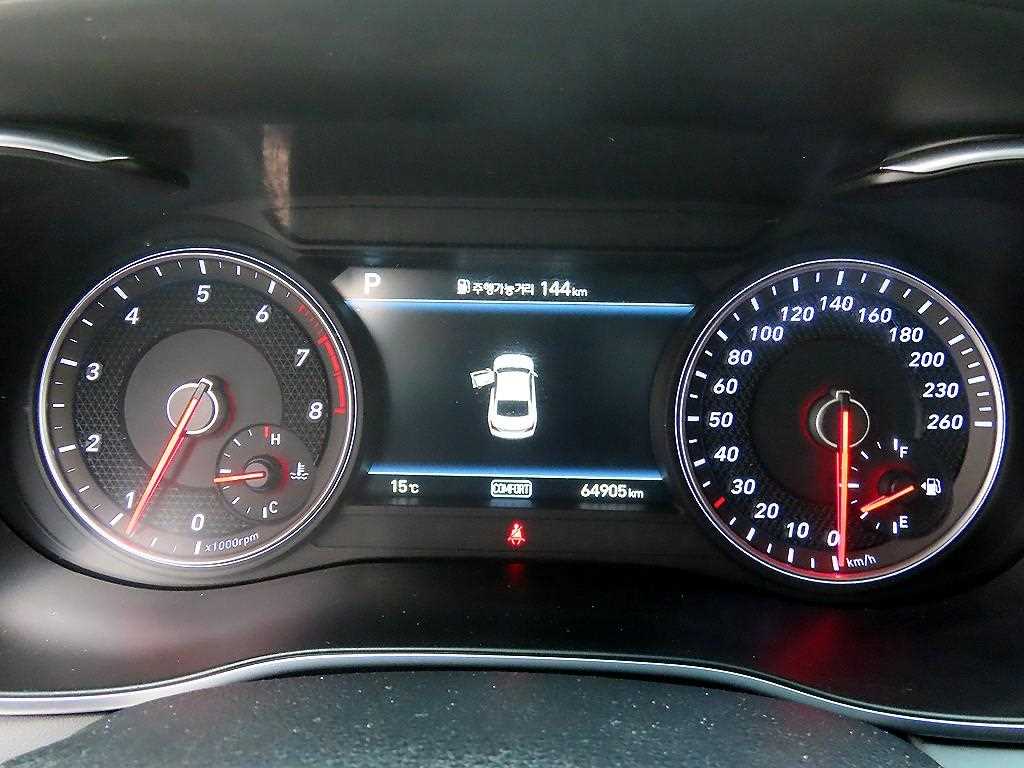 Genesis G70 - Vista 9