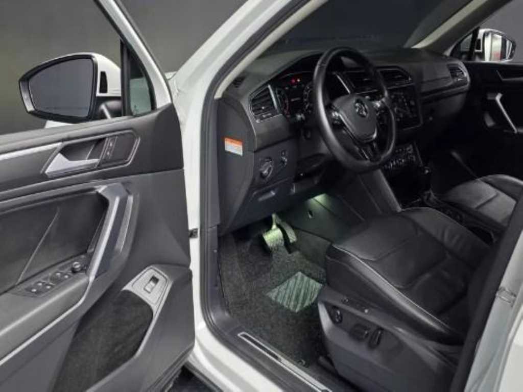 Volkswagen Tiguan - Vista 9