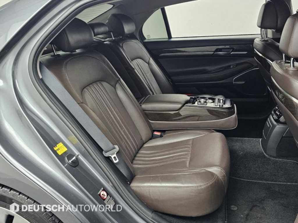 Genesis EQ900 - Vista 12