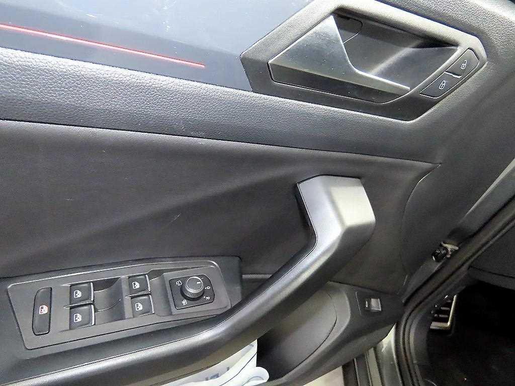 Volkswagen T-Roc 2021 Gris - Importación desde Corea - HF Imports Iquique - Foto 13