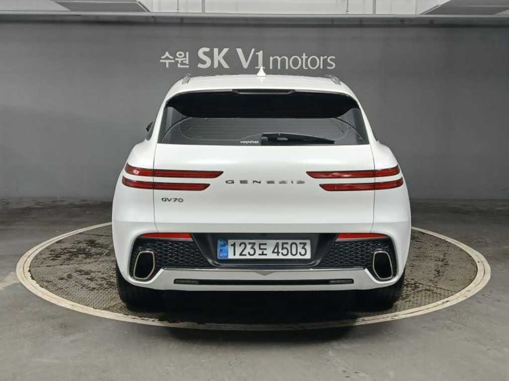 Genesis GV70 - Vista 5