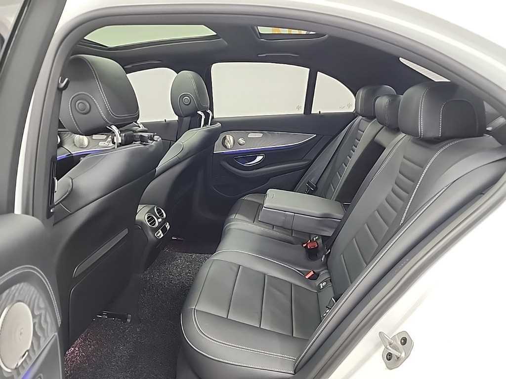 Mercedes Benz E class - Vista 12