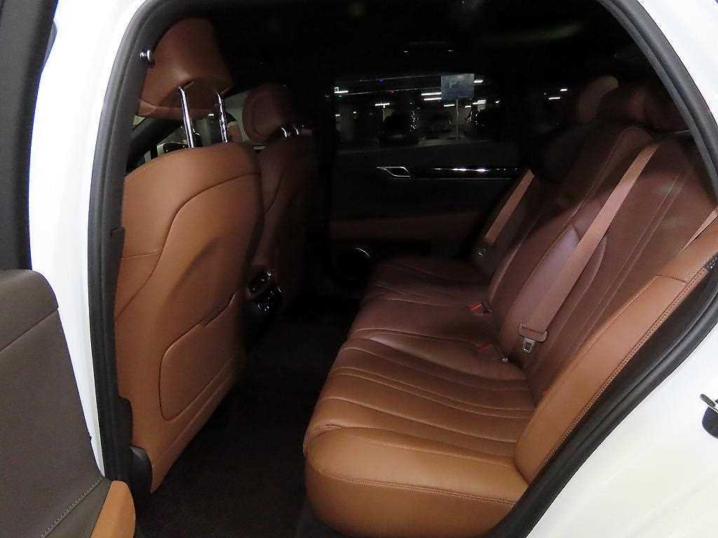 Genesis G80 - Vista 7