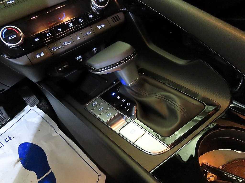 HYUNDAI Avante - Vista 12