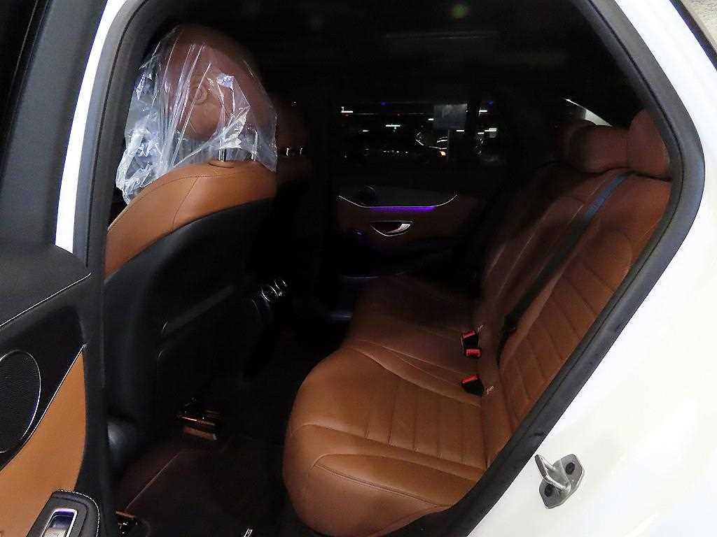 Mercedes Benz GLC Class - Vista 7