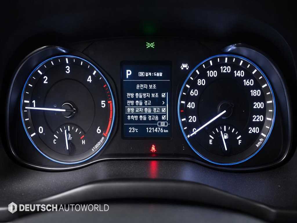 HYUNDAI Kona - Vista 8