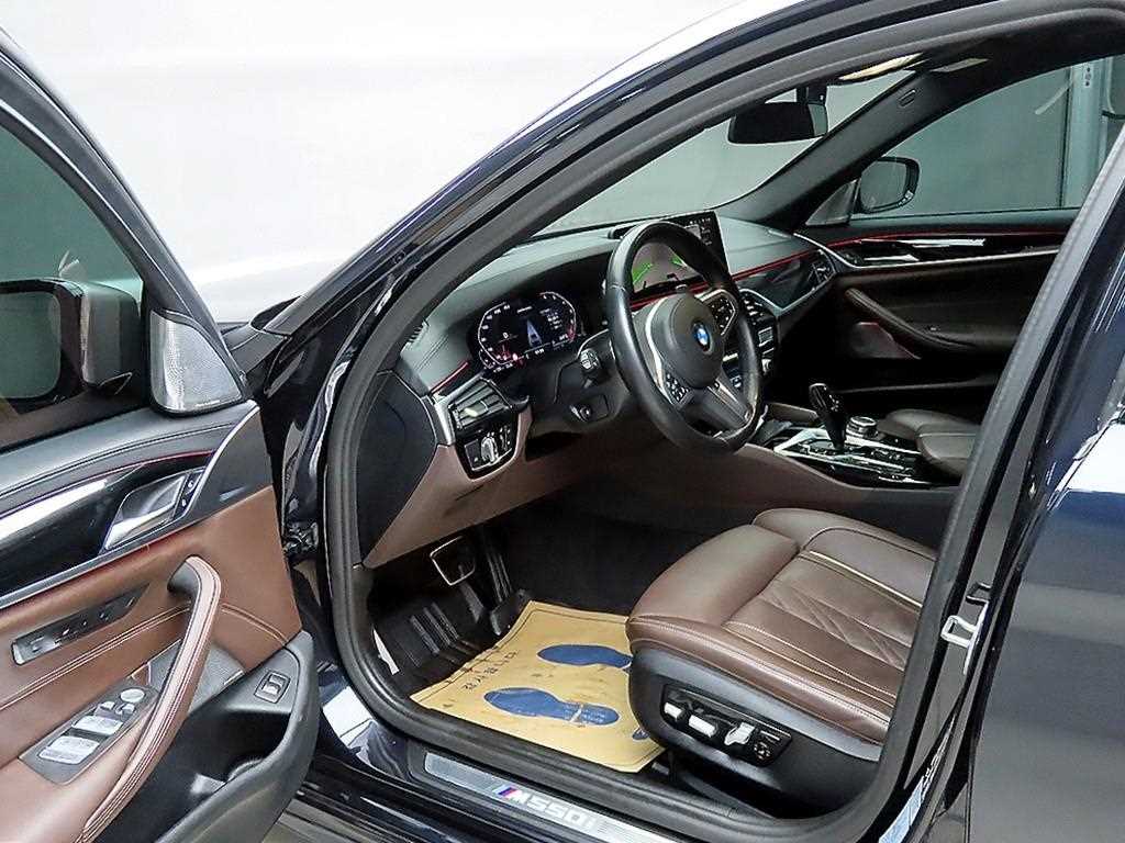 BMW 5 Series - Vista 5