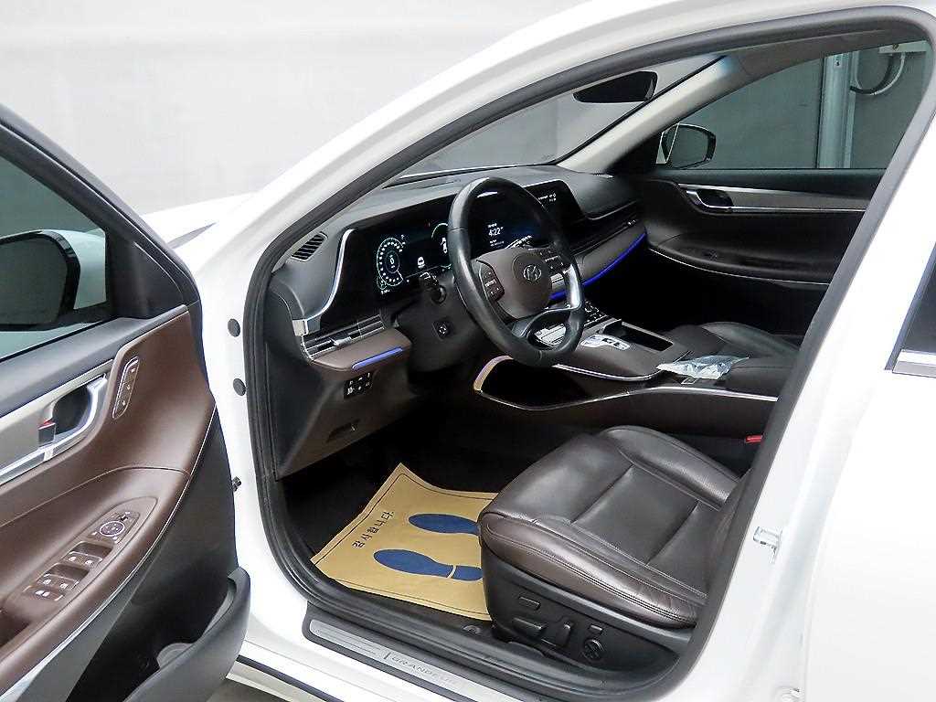 HYUNDAI Grandeur - Vista 5