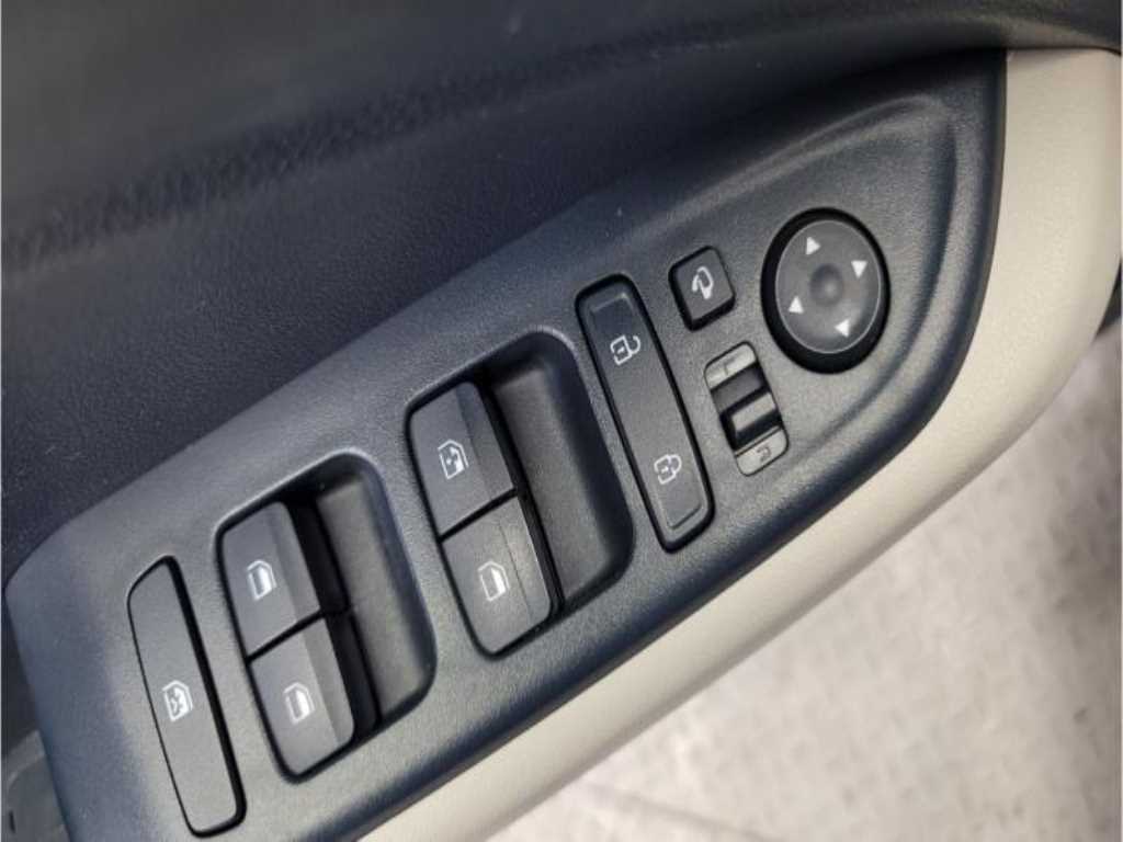 HYUNDAI Venue - Vista 6