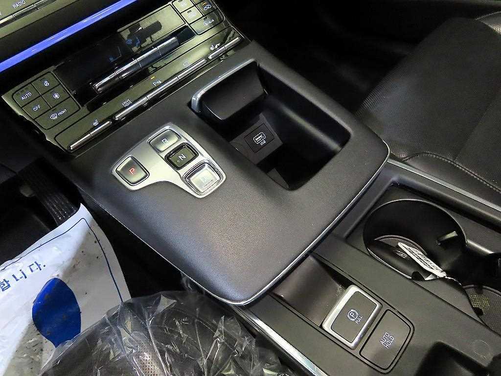 HYUNDAI Grandeur - Vista 12