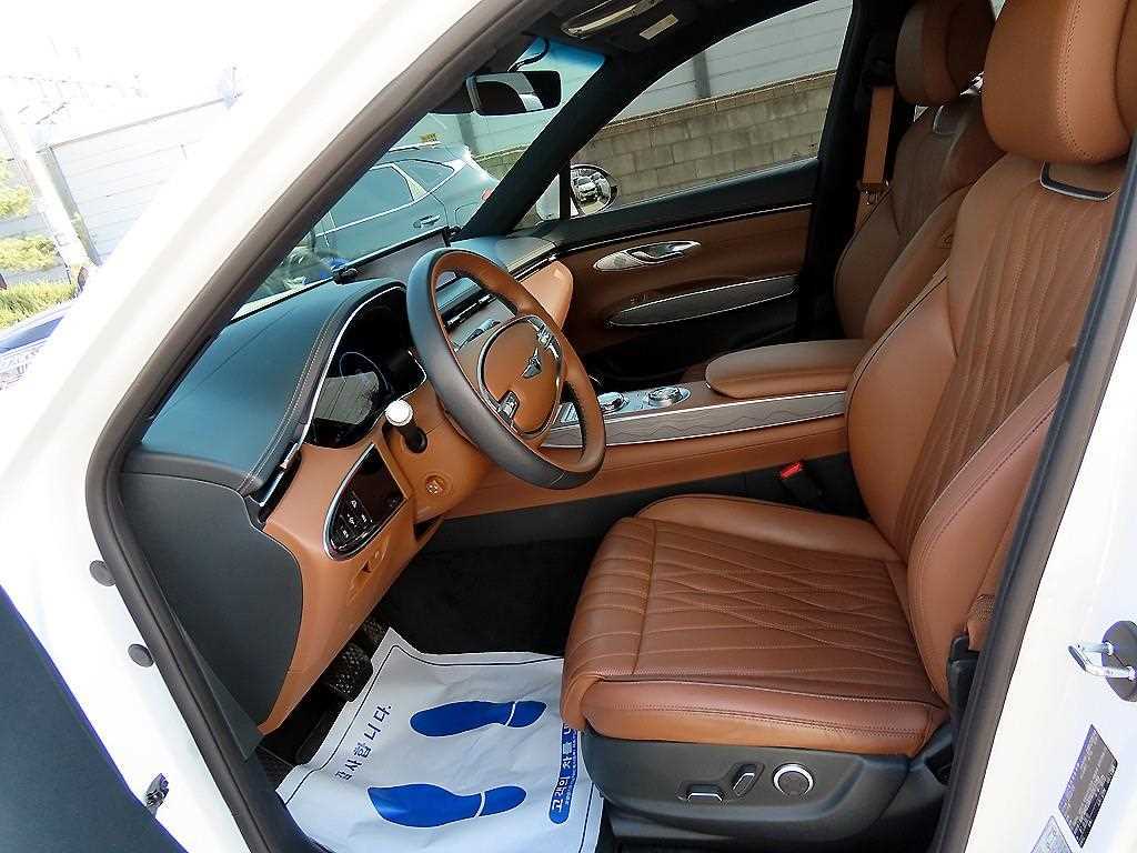 Genesis GV70 - Vista 5