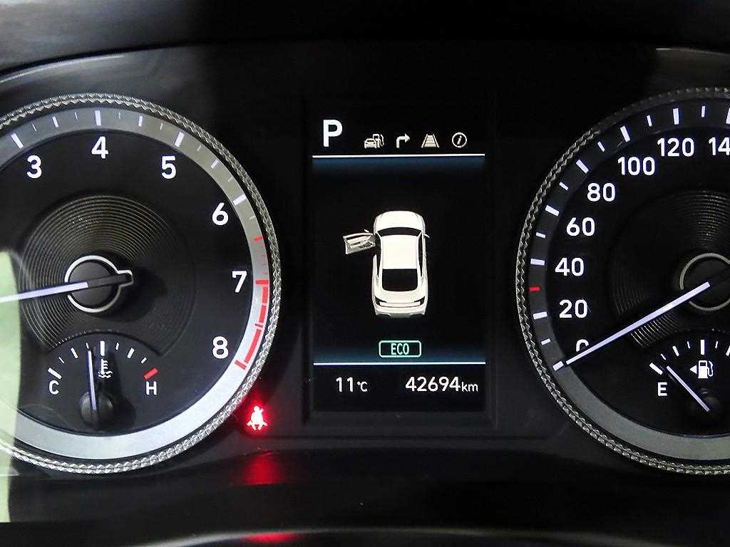 HYUNDAI Sonata - Vista 9