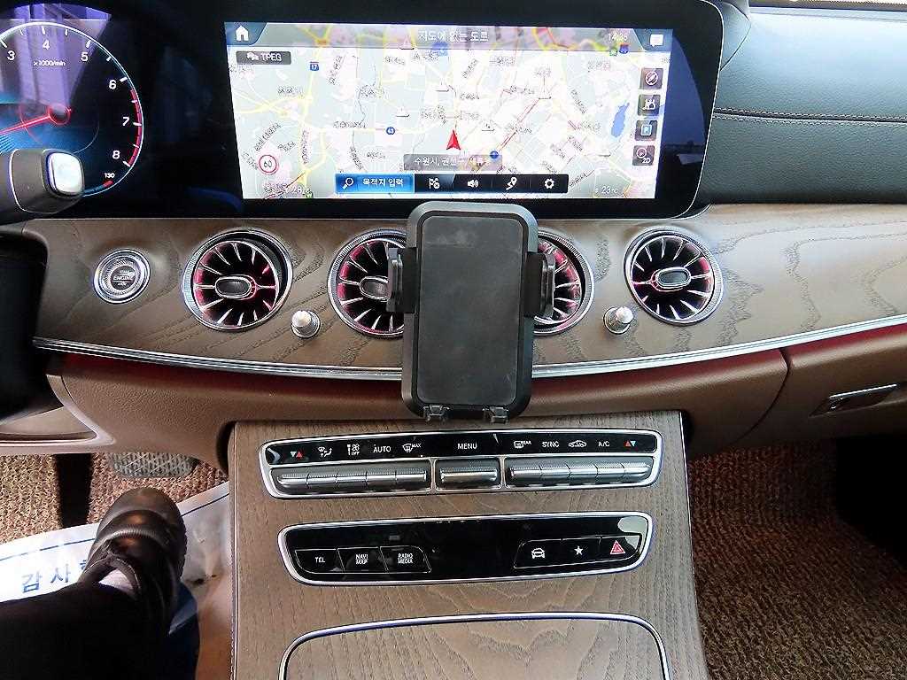 Mercedes Benz E class - Vista 12