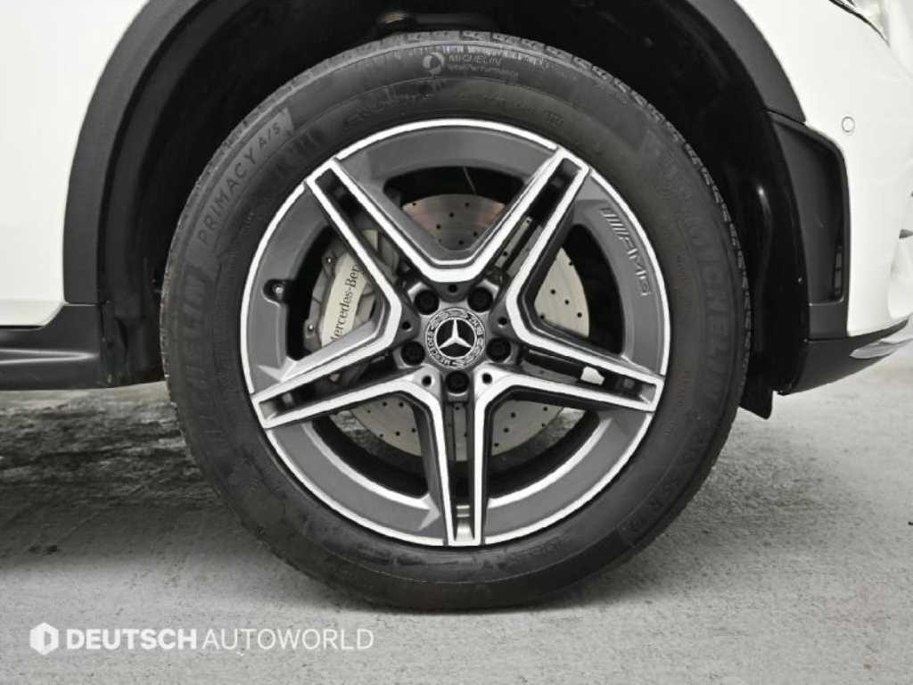 Mercedes Benz GLC Class - Vista 5