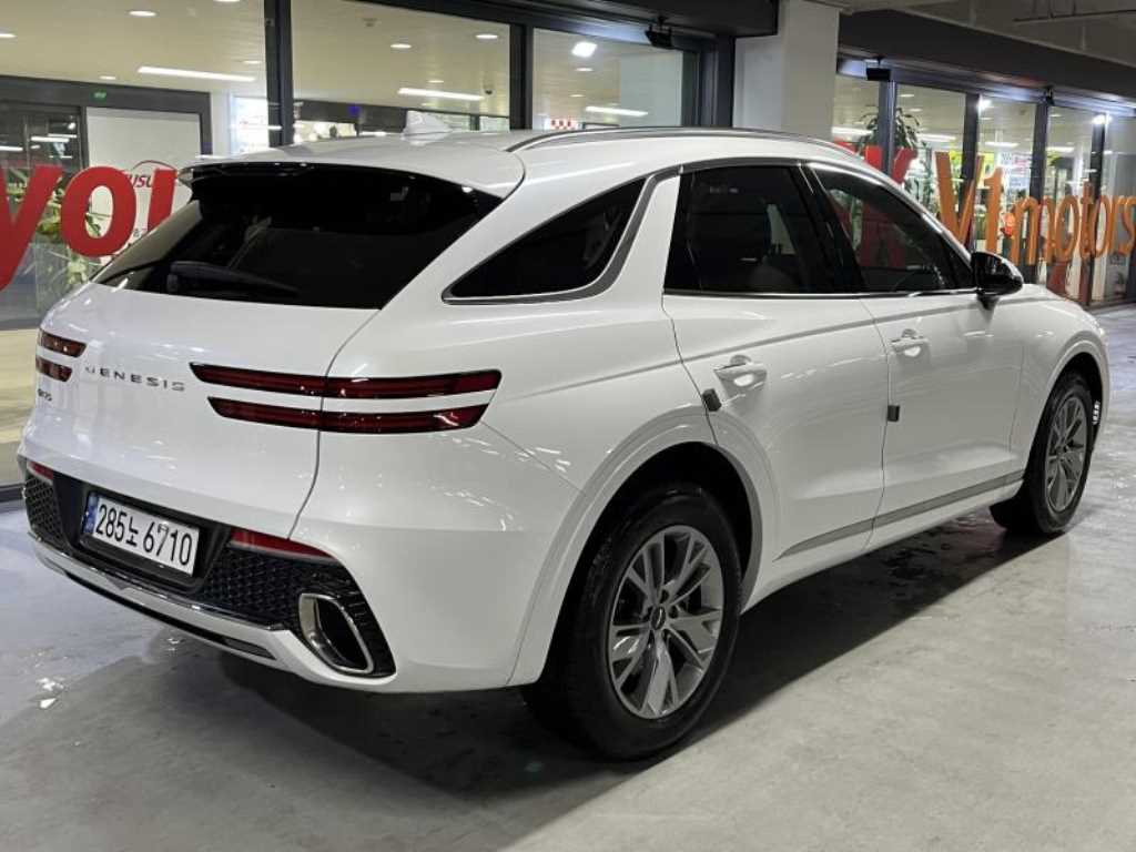 Genesis GV70 - Vista 5