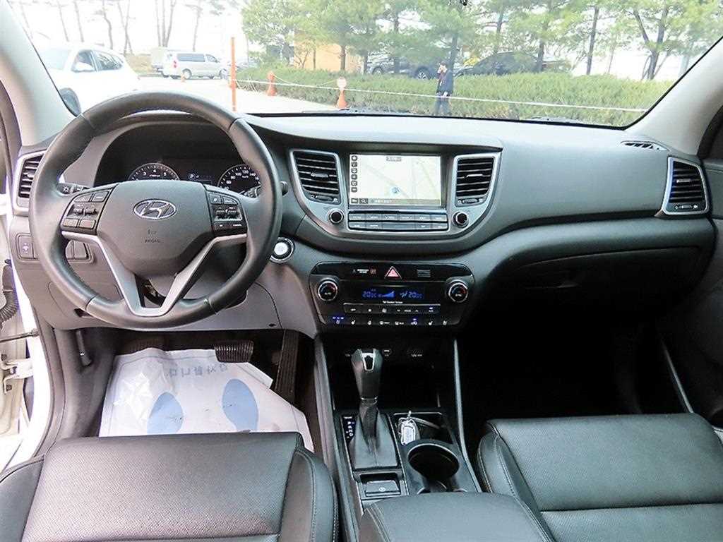 HYUNDAI Tucson - Vista 7