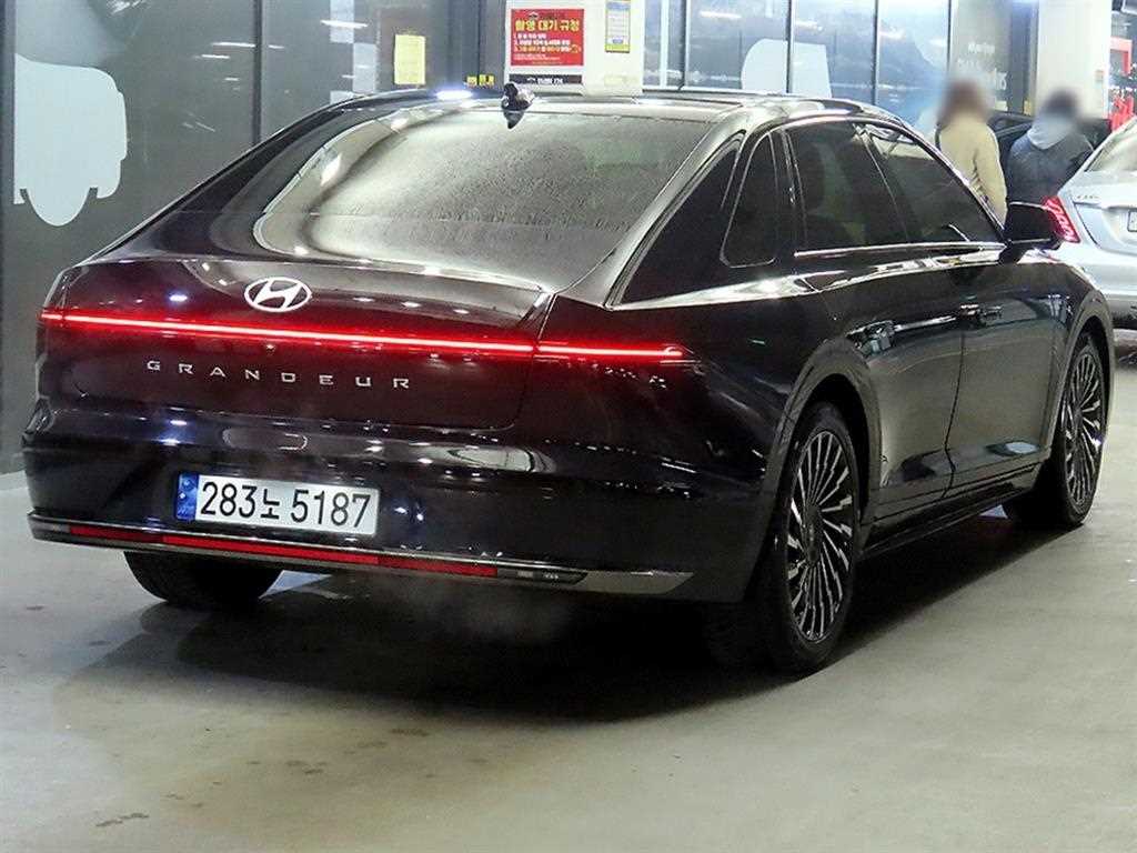 HYUNDAI Grandeur - Vista 4