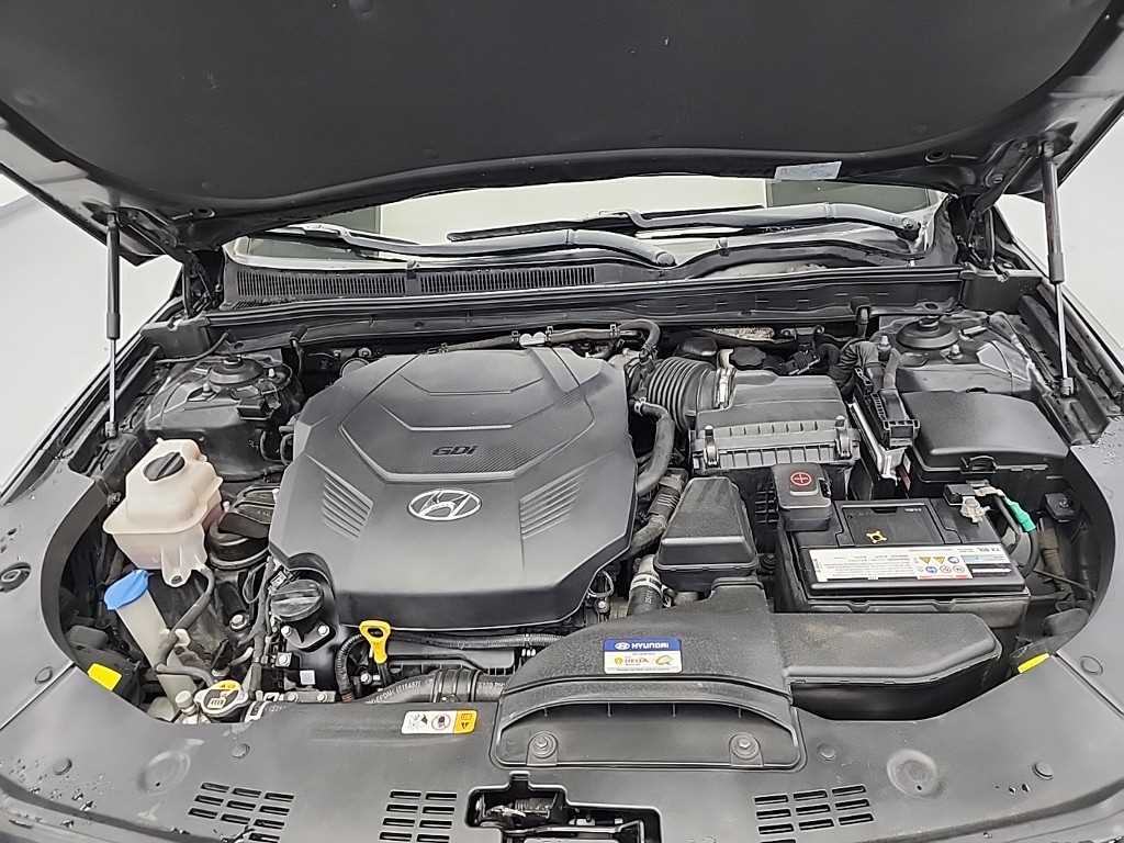 HYUNDAI Aslan - Vista 5