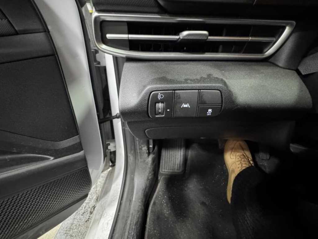 HYUNDAI Avante - Vista 10