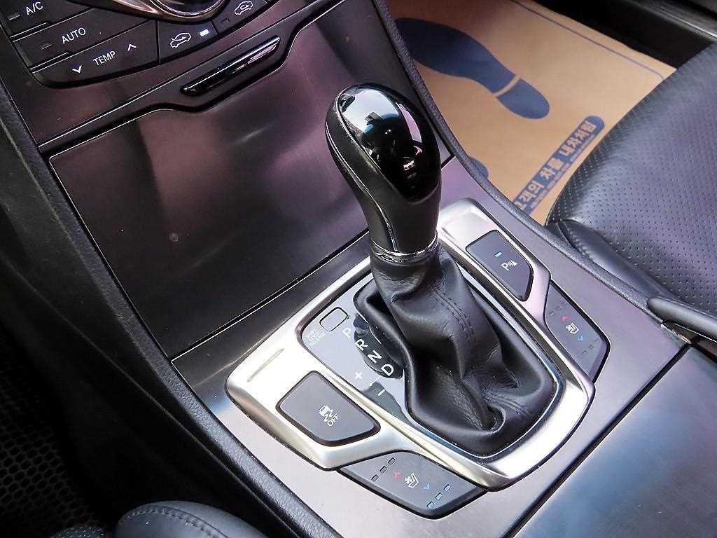 HYUNDAI Grandeur - Vista 10