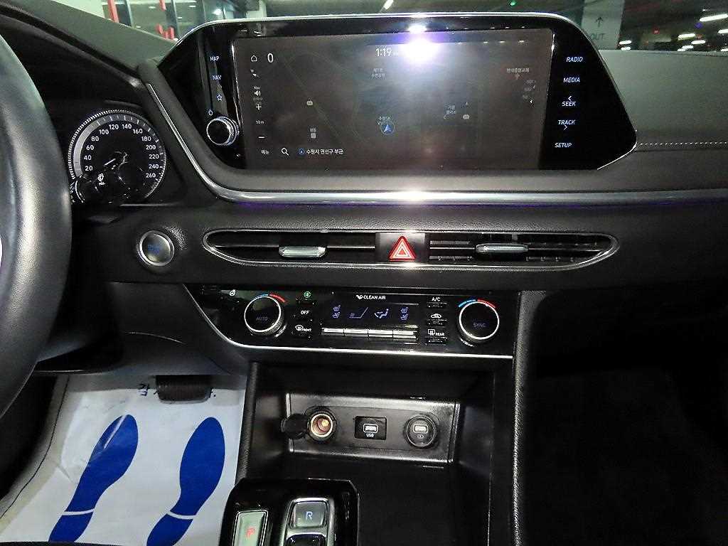 HYUNDAI Sonata - Vista 11