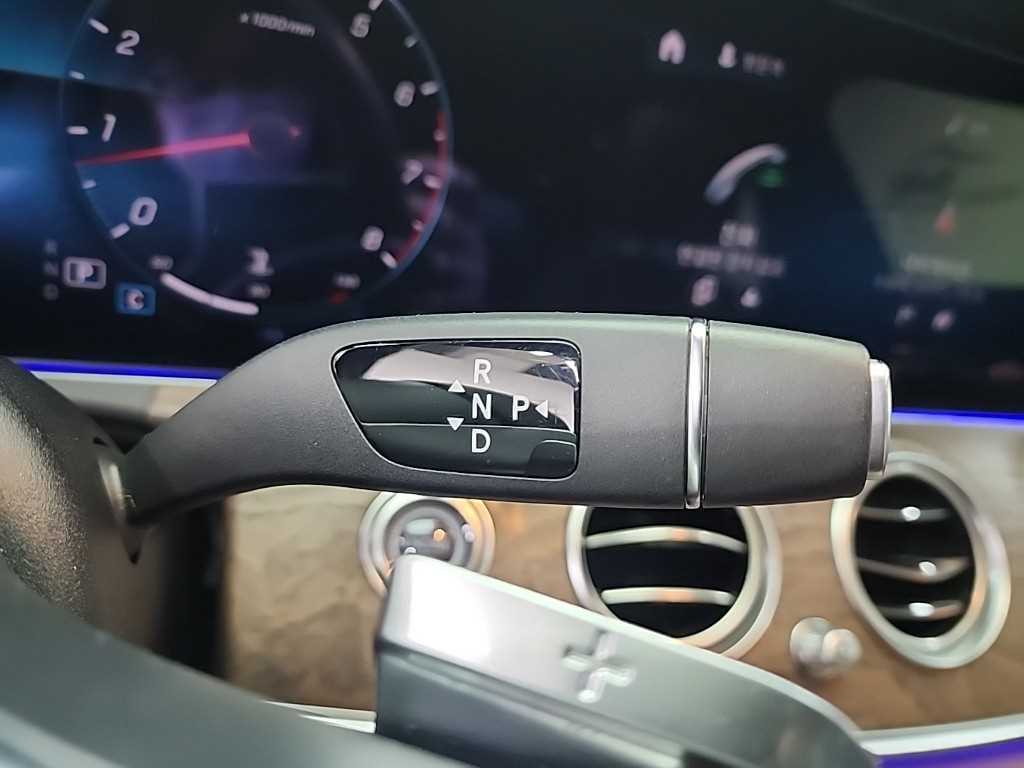 Mercedes Benz E class - Vista 8