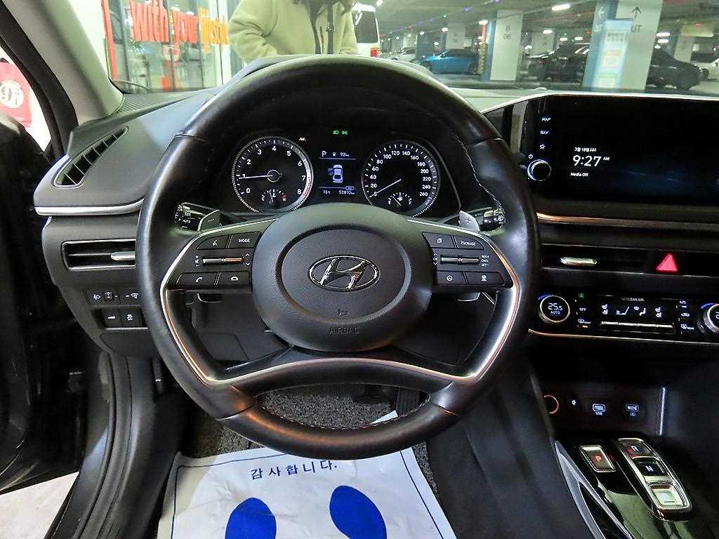 HYUNDAI Sonata - Vista 8
