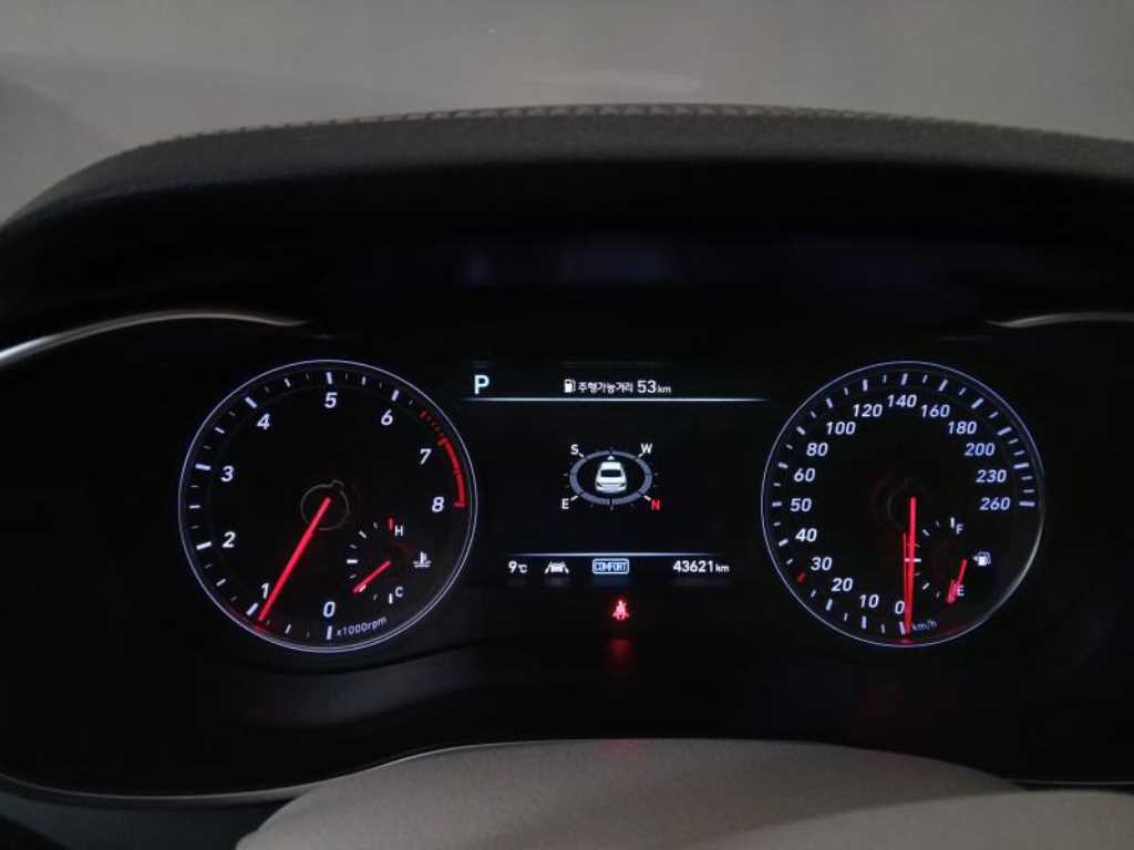 Genesis G70 - Vista 9