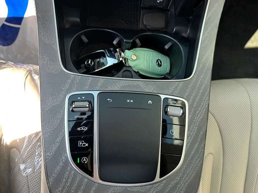 Mercedes Benz CLS Class - Vista 12