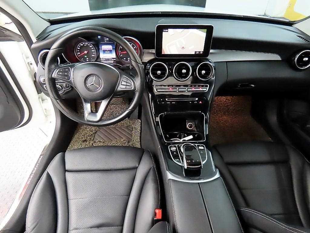 Mercedes Benz C Class - Vista 7