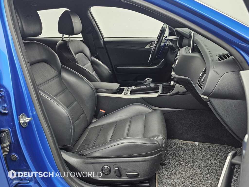 KIA Stinger - Vista 10