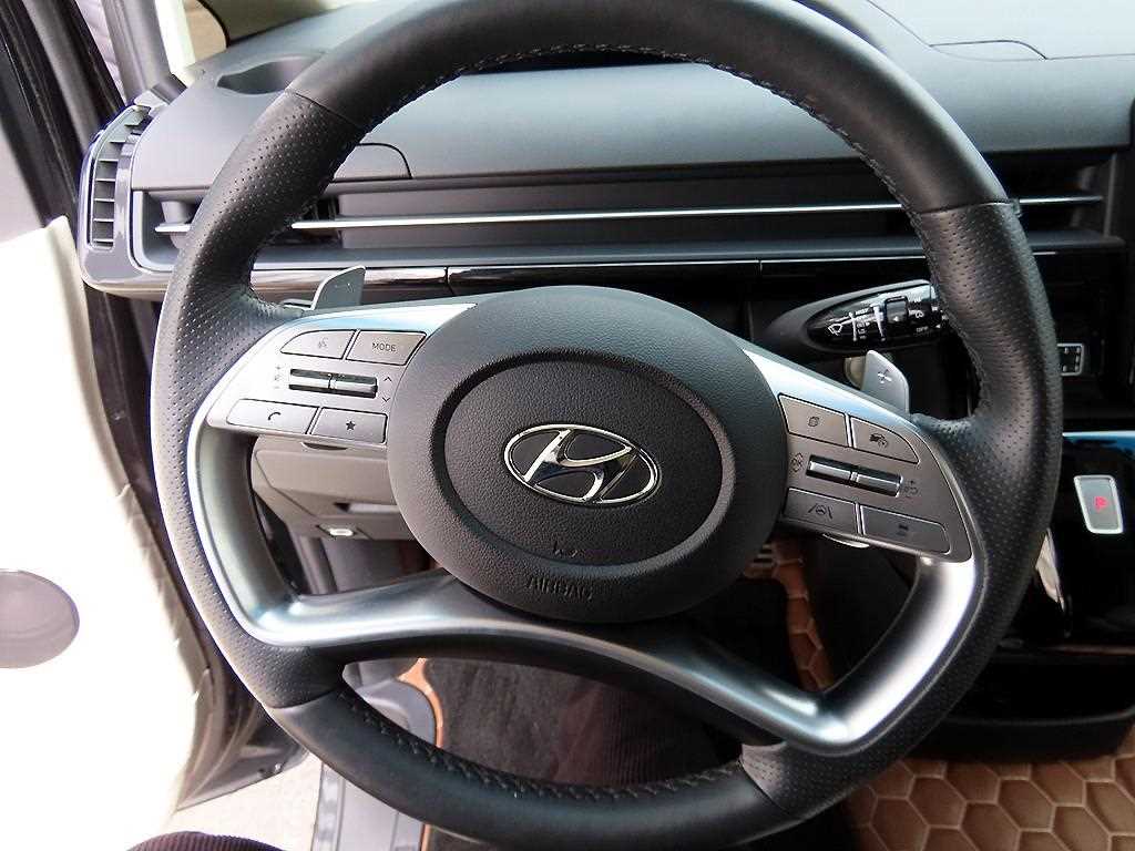 HYUNDAI Staria - Vista 8