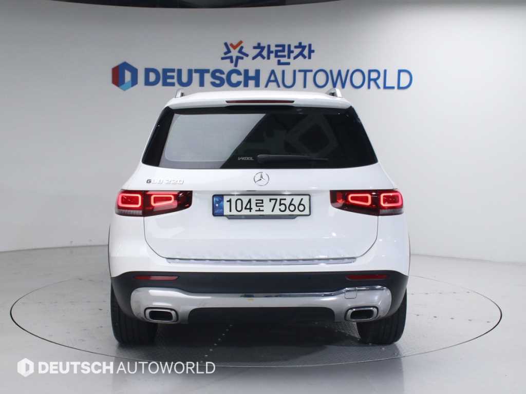 Mercedes Benz GLB Class - Vista 4